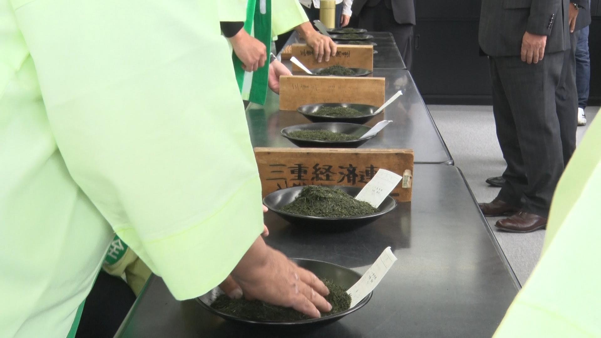 今年は霜の被害なく良い品質に　伊勢茶の初市　