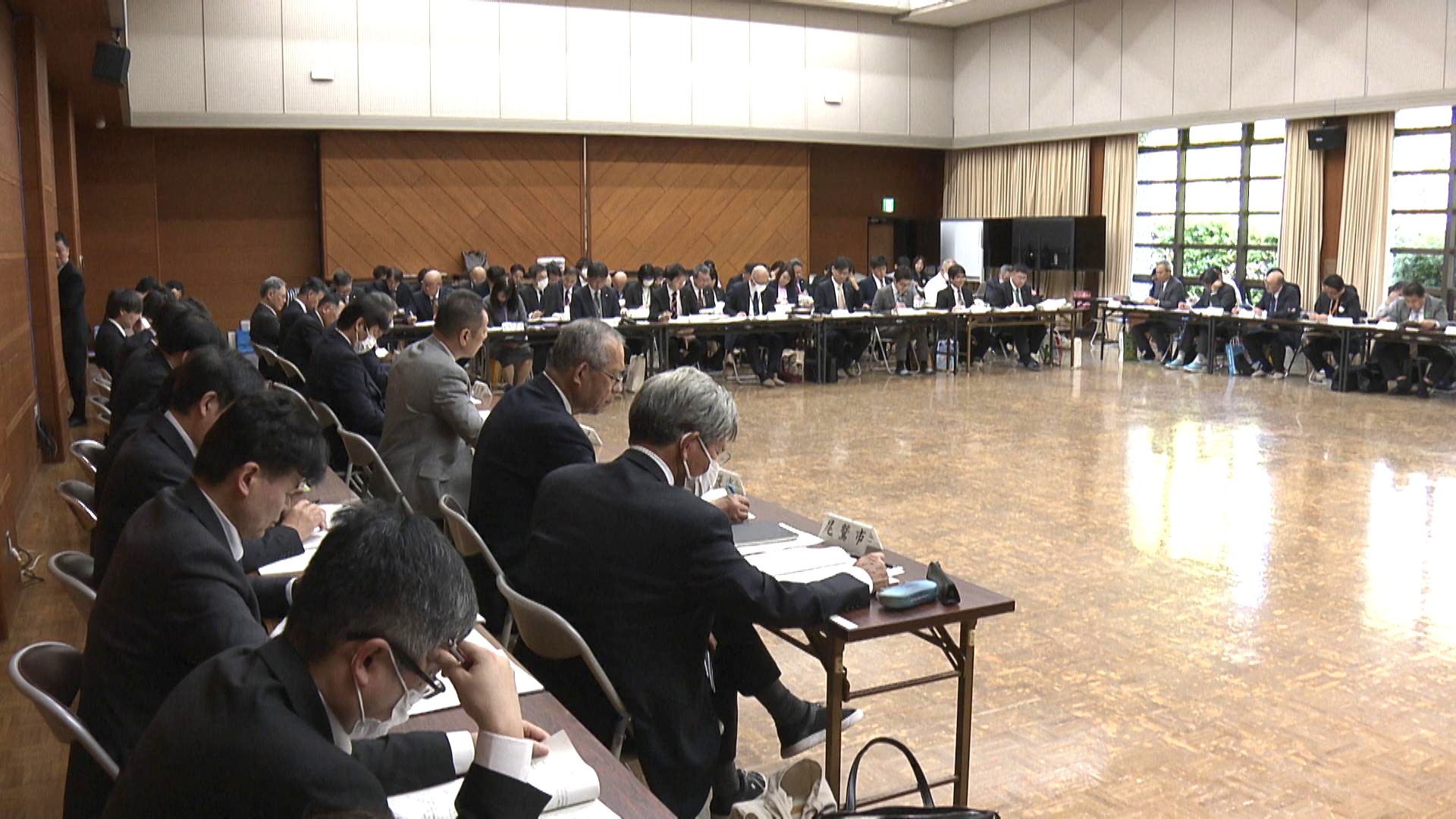 いじめ防止や教職員人材確保を確認　市町教育長会議