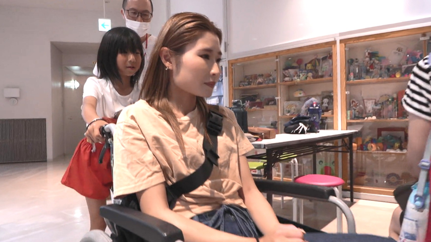 「階段を下りるところが難しかった」　子どもたちが仕事体験