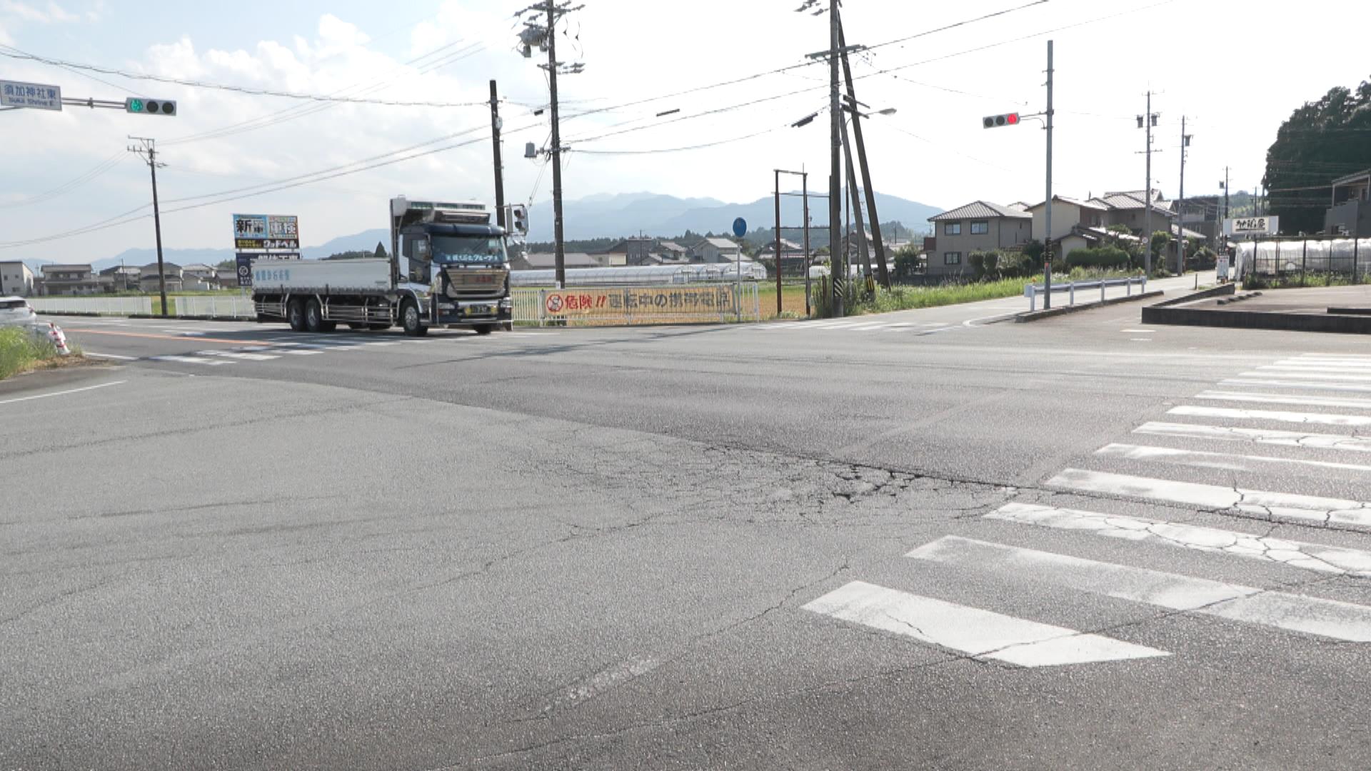 消防車と軽乗用車が接触　78歳女性が軽傷