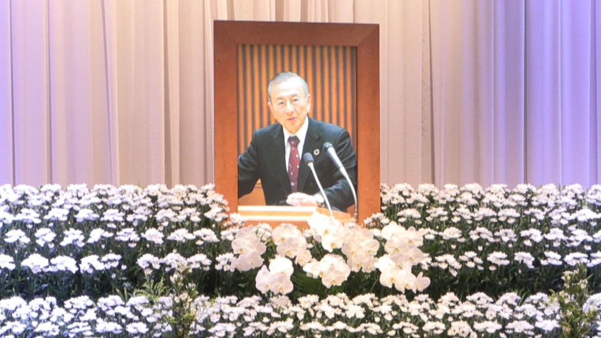 三谷哲央元県議の三重県議会葬　議会改革に尽力した功績を偲ぶ