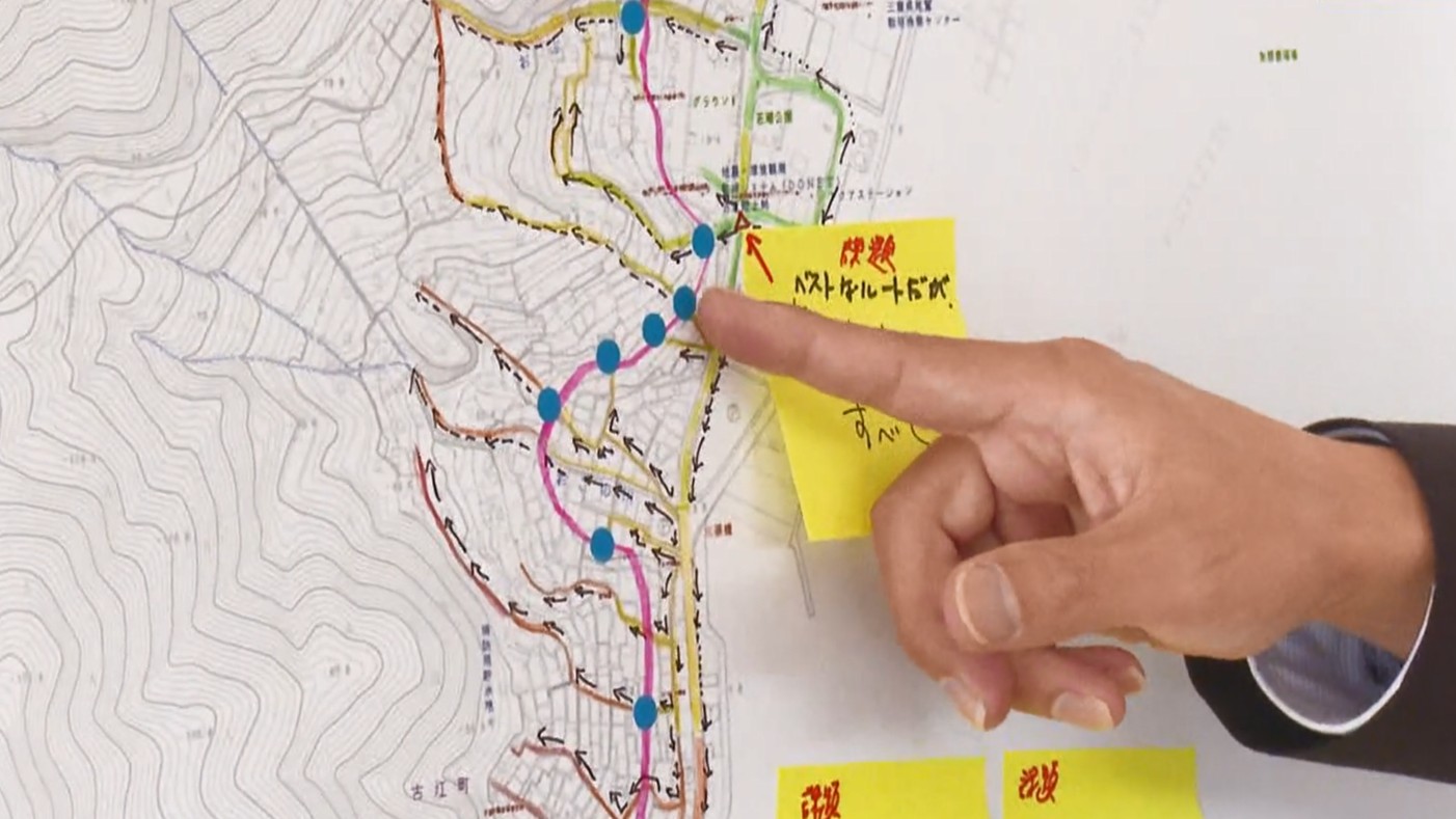 白地図に避難経路など書き込み　倒れそうなブロック塀など危険な場所の情報も共有