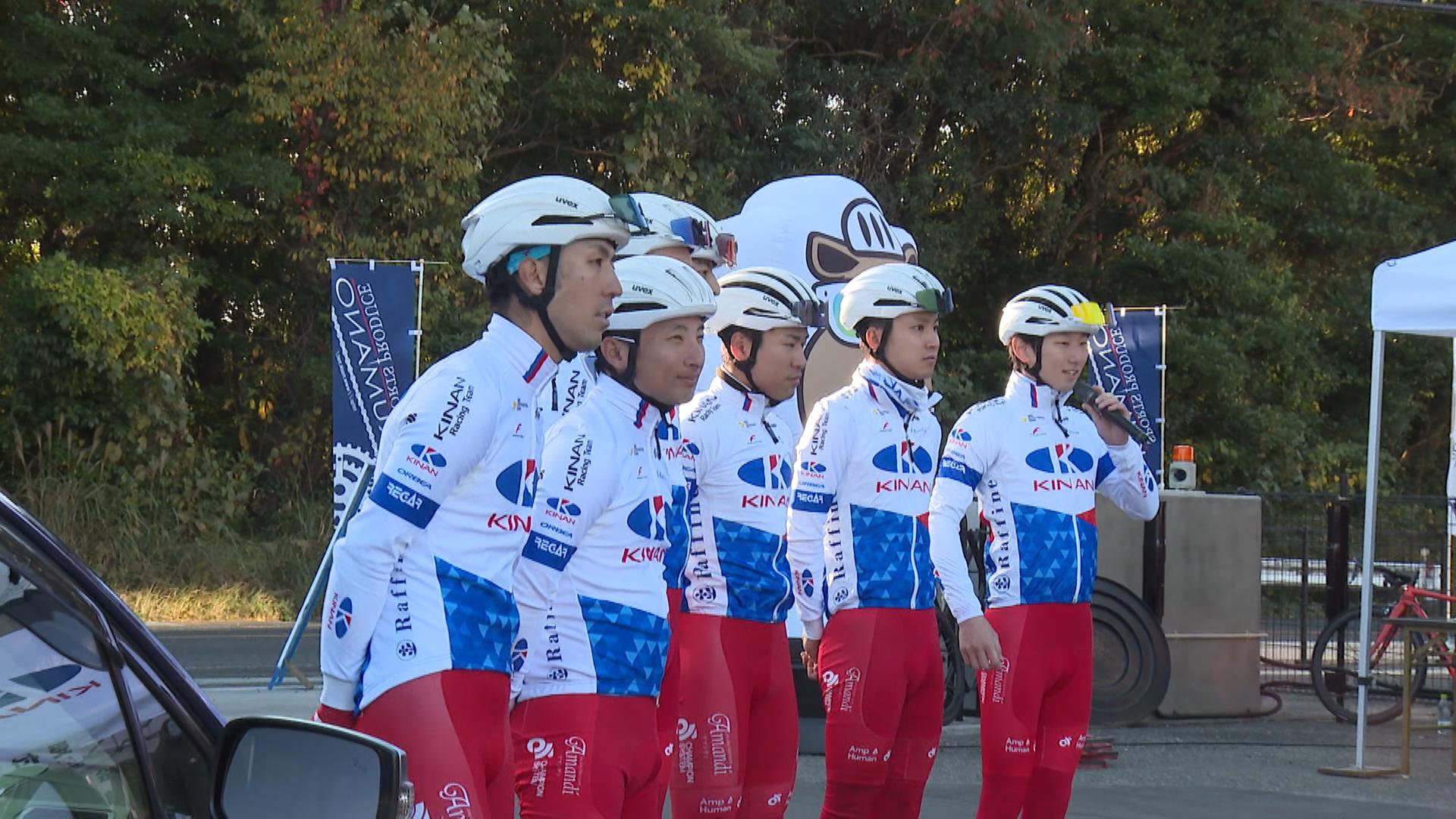 熊野灘の雄大な景色の中サイクリング　