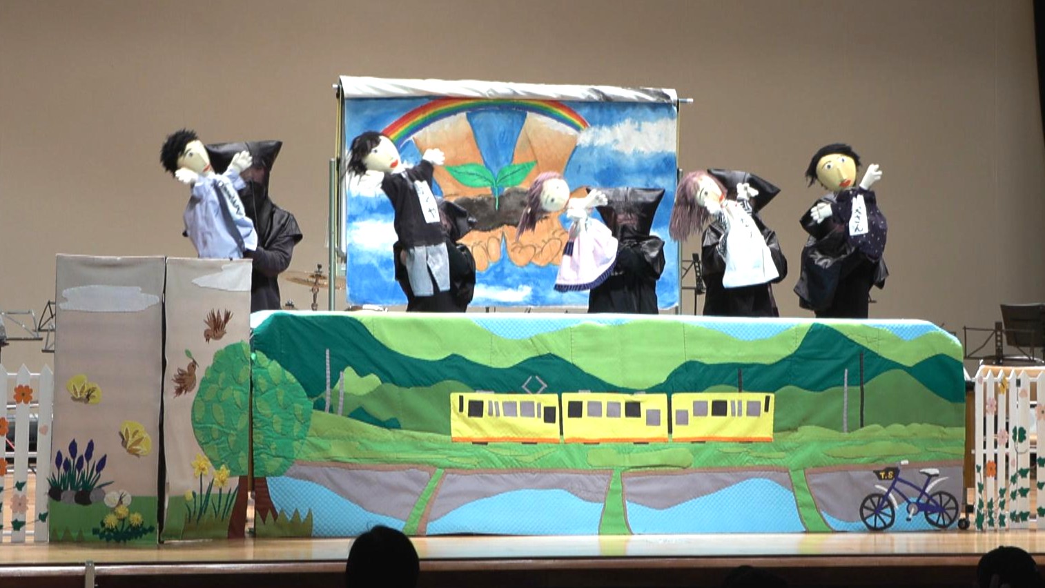 高校生が命の尊さ訴え　作文朗読や人形劇で遺族の思い伝える