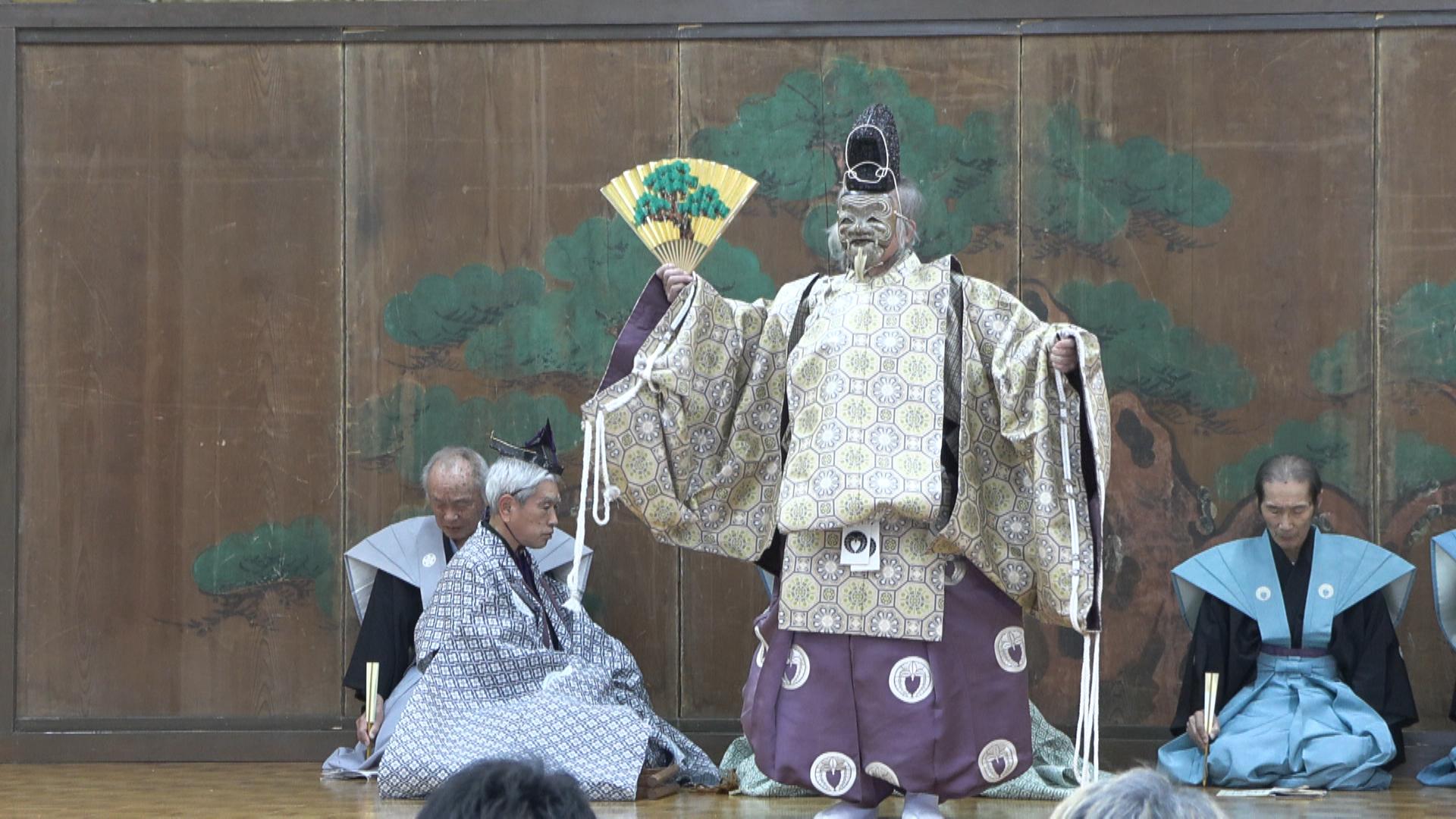 戦国時代から続く「一色能」500年の伝統を奉納　