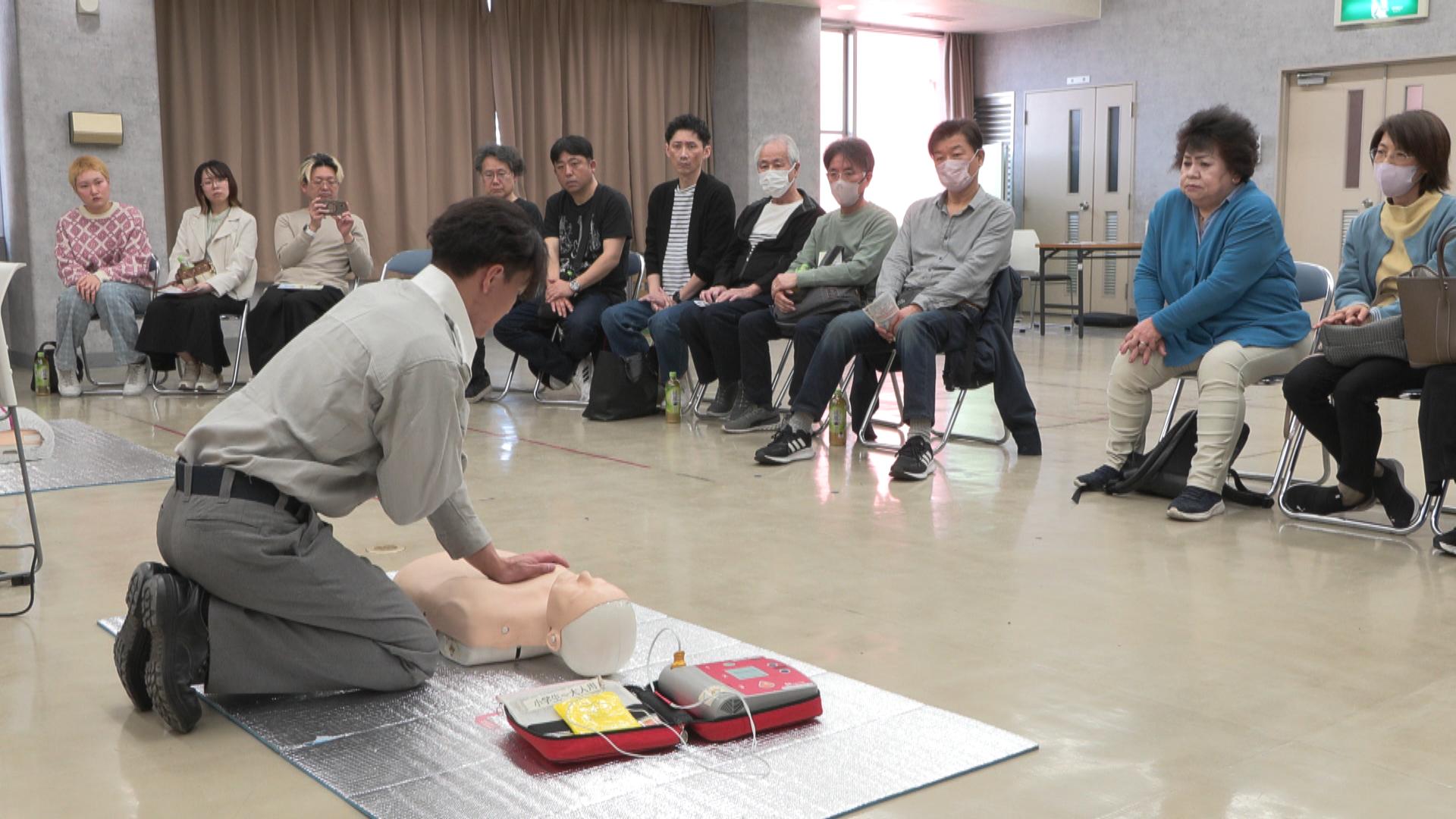 地域の命を守る　理容師を対象にした救命講習会　