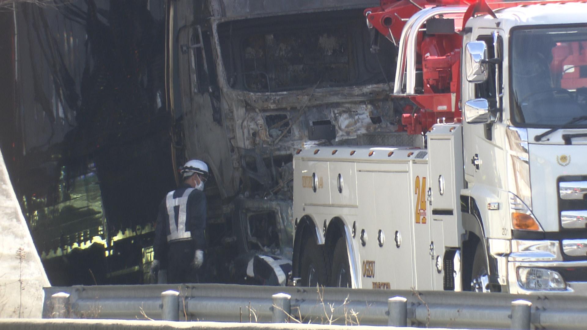 新名神で子ども3人含む6人死亡　容疑者立ち会いで実況見分　