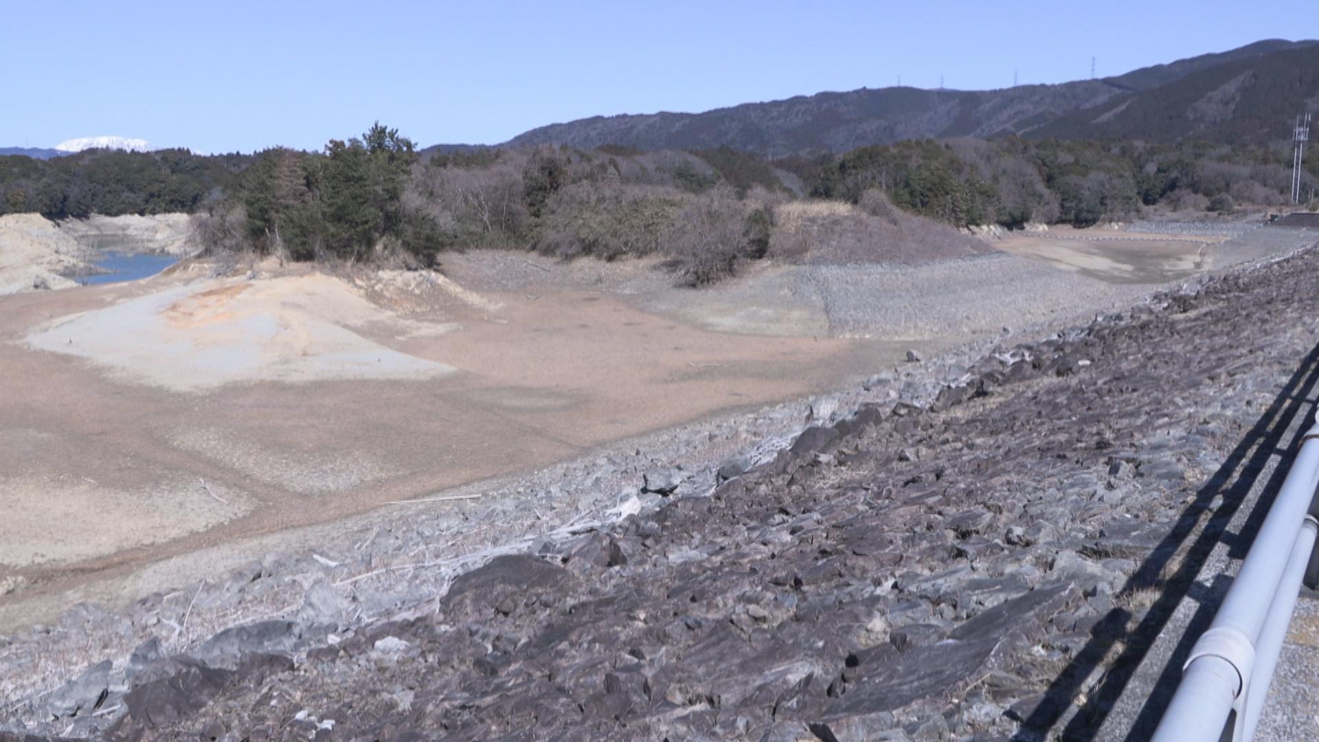 少雨で貯水率が平年の半分に　節水率を最大20％に引き上げ　