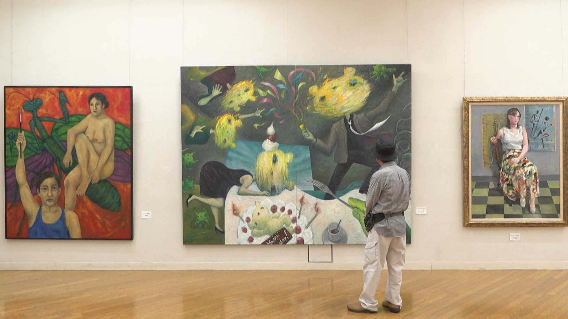 15年ぶりのサムホール作品展も　三重県洋画協会展始まる