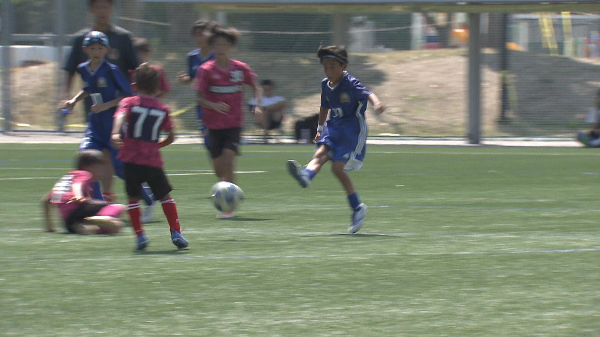 四日市工業高校サッカー部員も運営協力　リョーケンカップ三重北勢さわやか少年サッカー大会