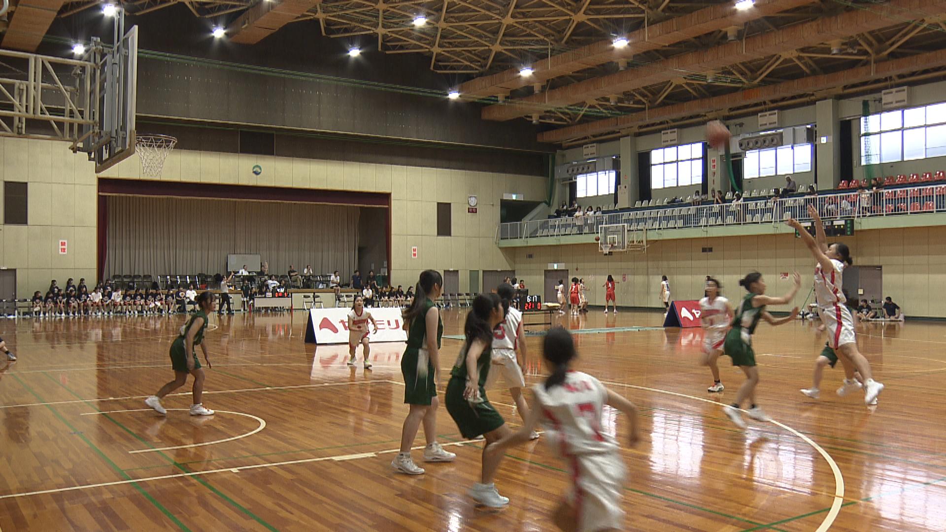 三重県内の中学生16チームが参加　桑名市でバスケットボール大会