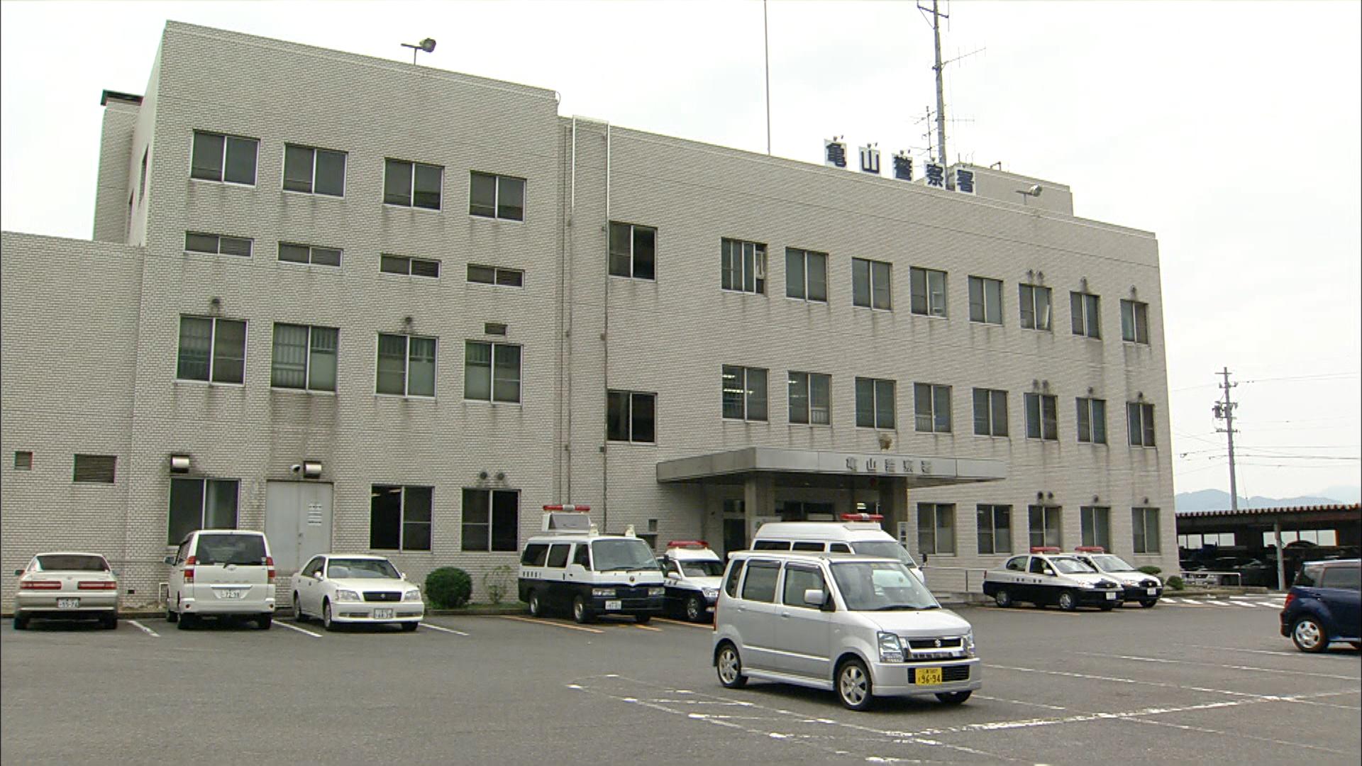 盗難車運転の中学生逮捕　覆面パトカーと衝突　