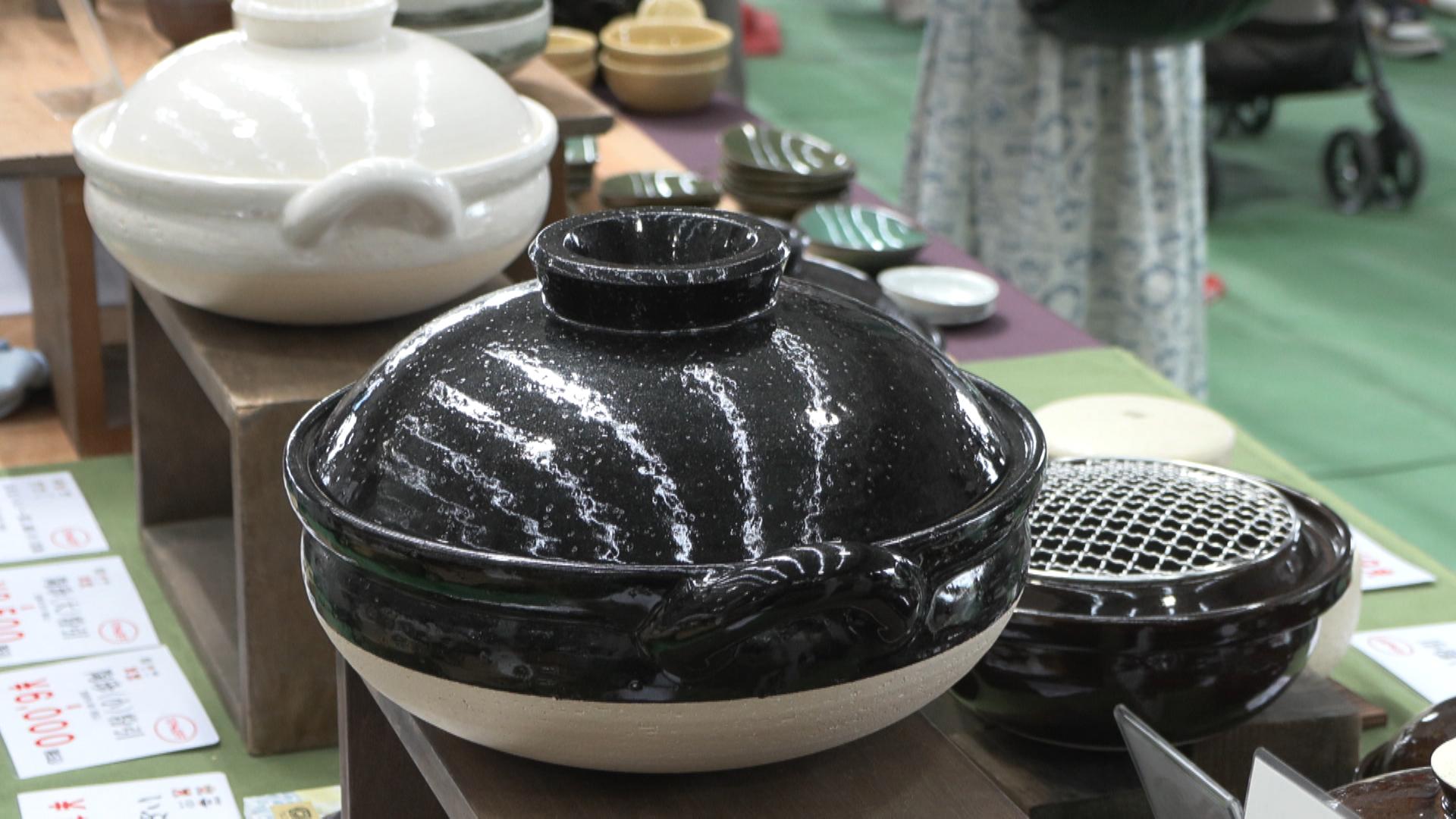 伊賀焼陶器まつりにぎわう　30窯元が自慢の作品販売