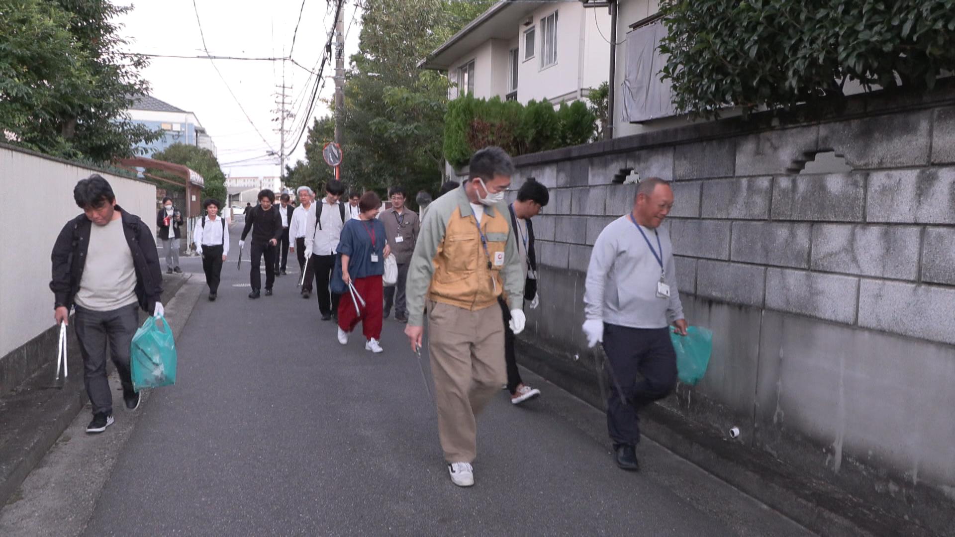 祭りが終わったまちを清掃　中部電力グループ社員ら約90人がごみ拾い