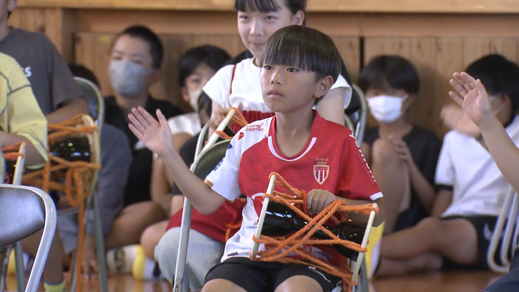 全校児童約160人が「大鼓」を体験　鳥羽の日に伝統楽器の響き楽しむ