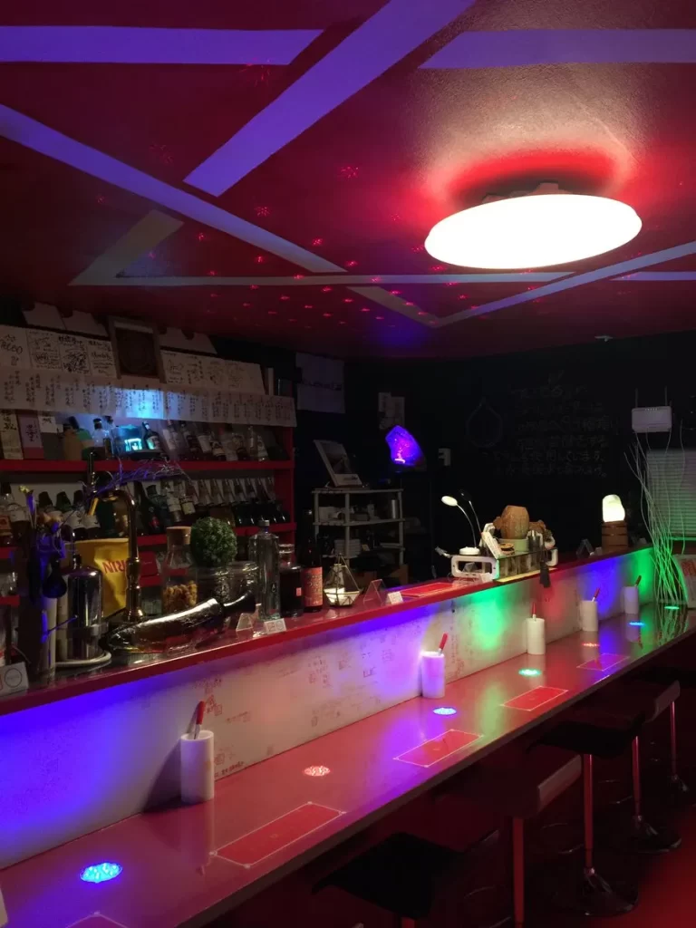 Chot Bar『開運』樹の上の秘密基地 ついてるの店舗情報